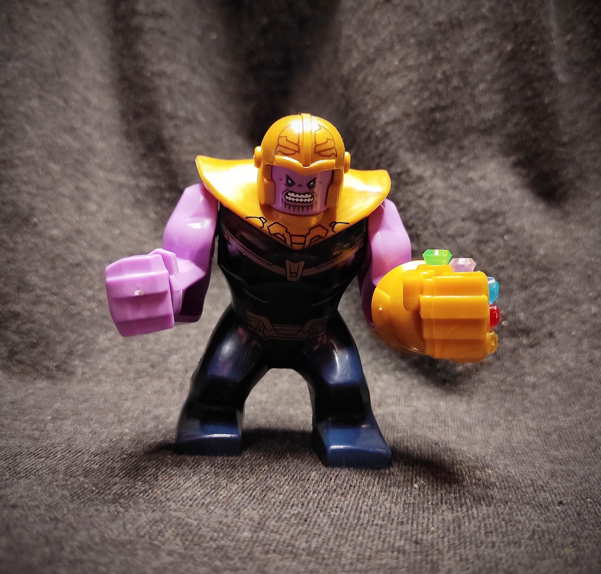 Bosszúállók figura- Thanos - nagy
